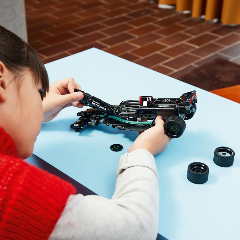 LEGO® Technic 42165 Mercedes-AMG F1 W14 E performance pull-back