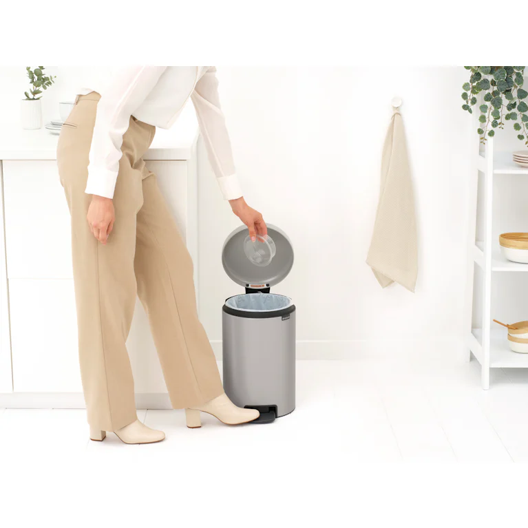 Brabantia pedaalemmer NewIcon 12 liter soft grey
